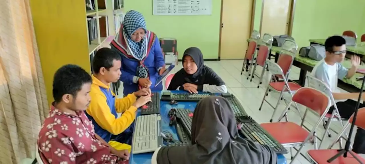 Telkom Berikan Aplikasi Tunarungu I-CHAT, ke Bandung dan Enam Kota Lainnya |Republika Online