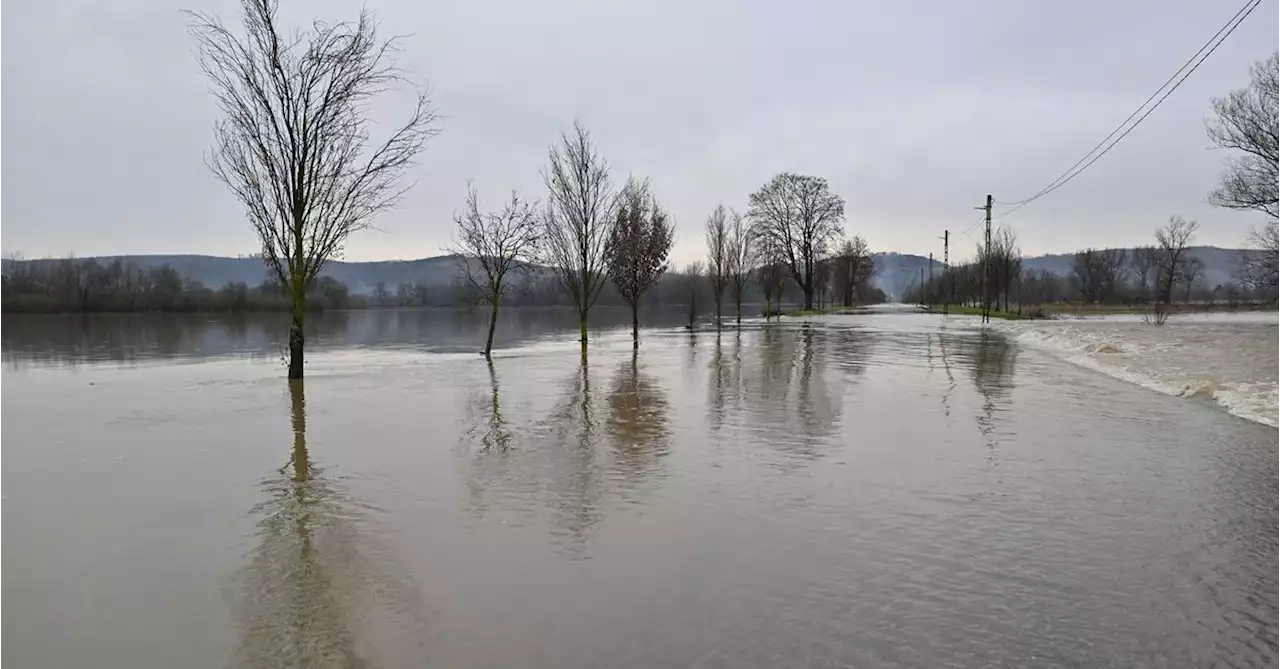 Heavy rains cause flooding on rivers in northern Hungary