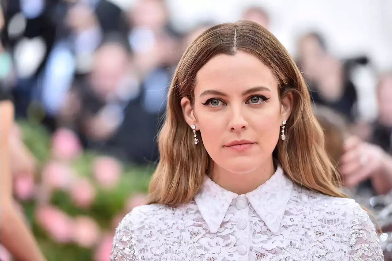 Riley Keough Shares Touching Family Photo With Mother Lisa Marie Presley 1 Week After Her Death