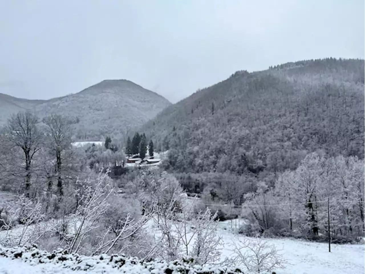 Neve sull'Appennino, l'Abetone non vuole rinunciare allo sci