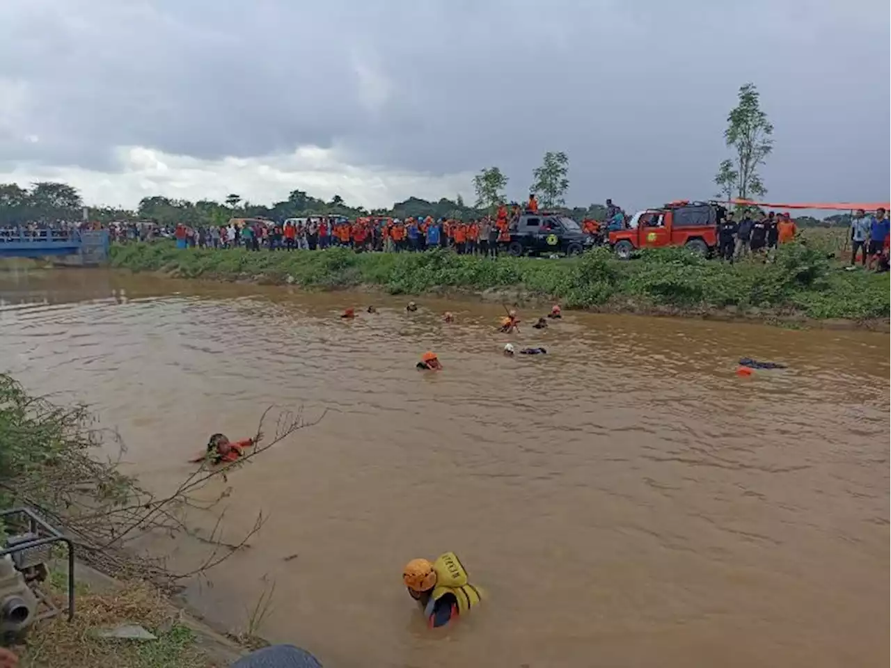 Kaur Desa Cangkol Sukoharjo Diduga Tercebur di Sungai, Kini Dalam Pencarian