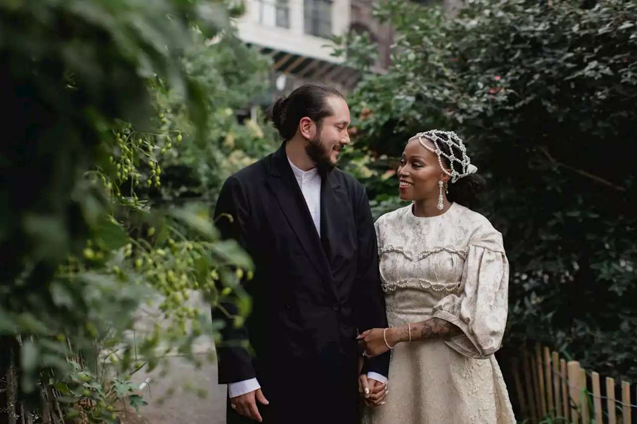 A Brooklyn Waterfront Wedding That Was ‘Honestly Just a Hang’