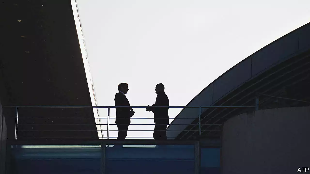 France and Germany stifle their spats to celebrate a 60-year friendship