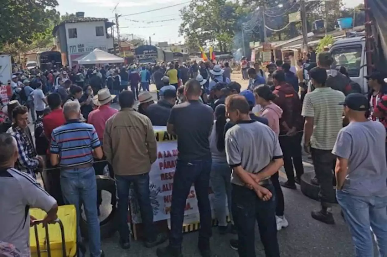 Los videos de las manifestaciones que mantienen cerradas las vías de Santander