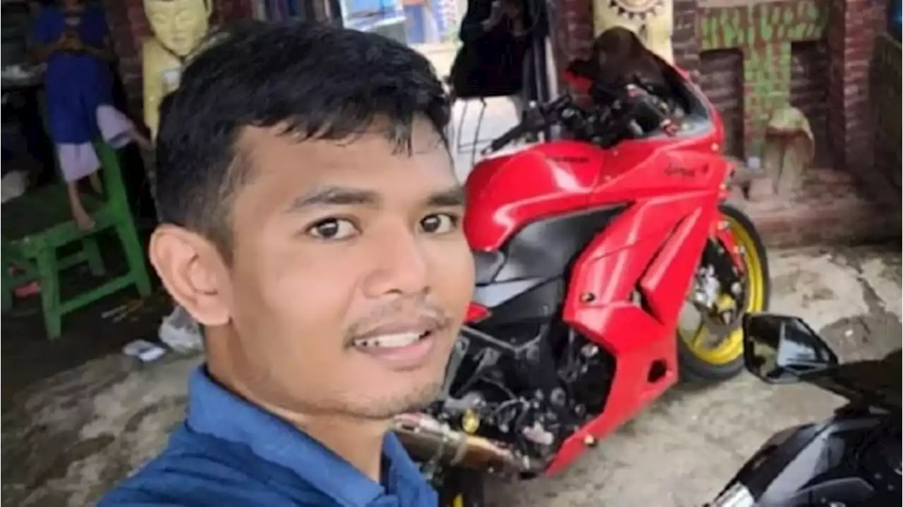 Sultan Akhyar Pamer Hasil Live Tiktok Mandi Lumpur di Kubangan, Dapat Dua Motor Sport