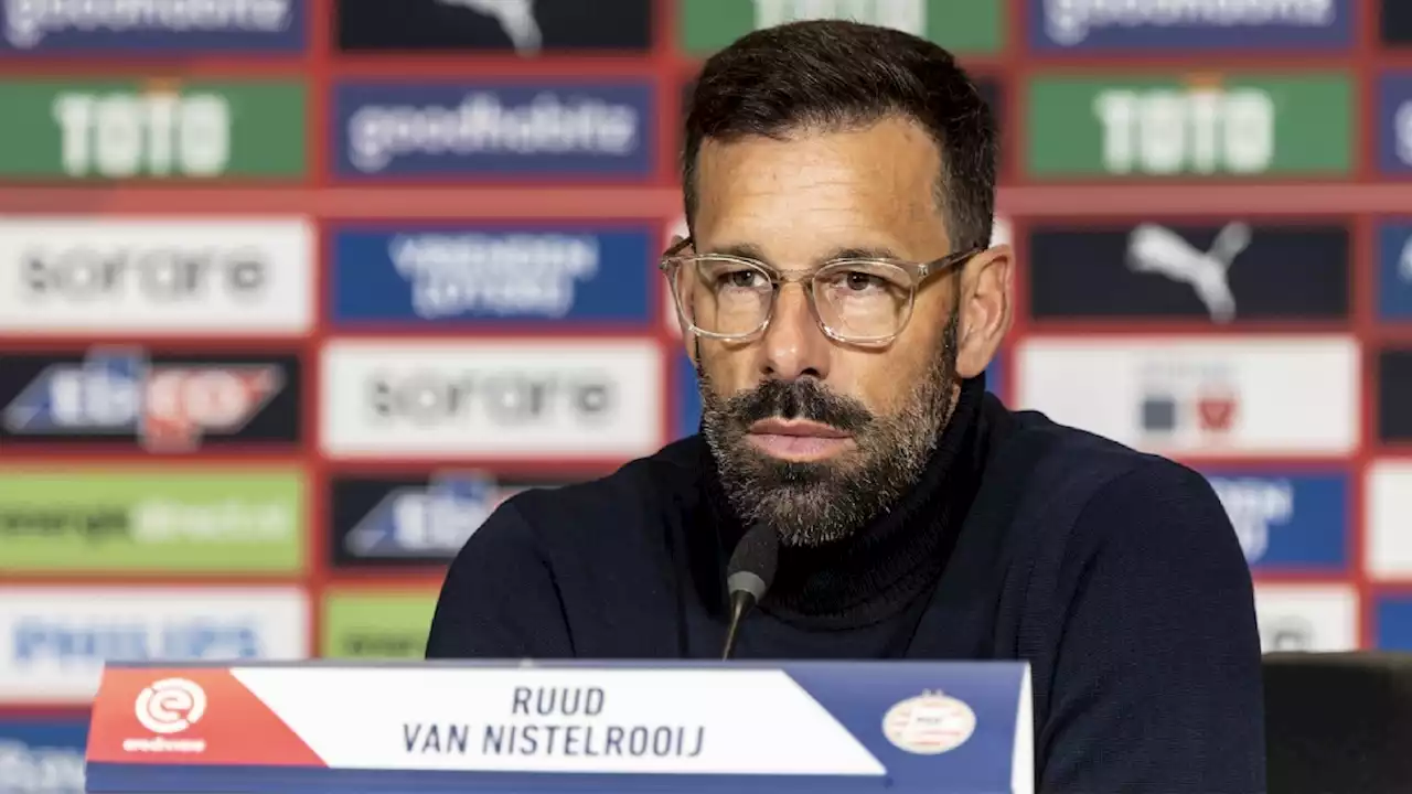 Ruud van Nistelrooij baalt van vertrek Noni Madueke: ‘Mix van emoties’