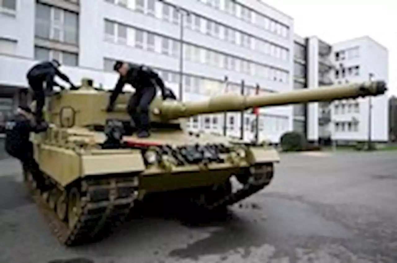 Why is Germany under pressure to send tanks to Ukraine?