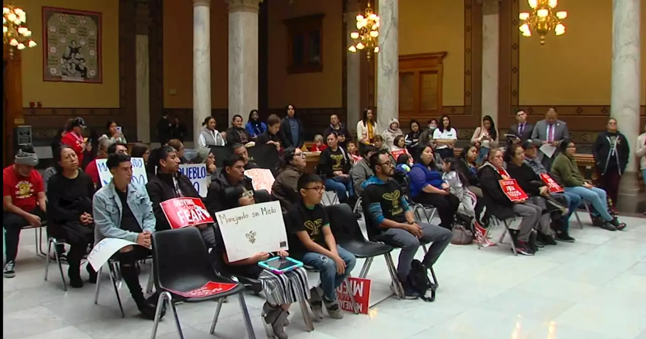 Statehouse rally urges lawmakers to pass bill allowing undocumented Hoosiers to legally drive