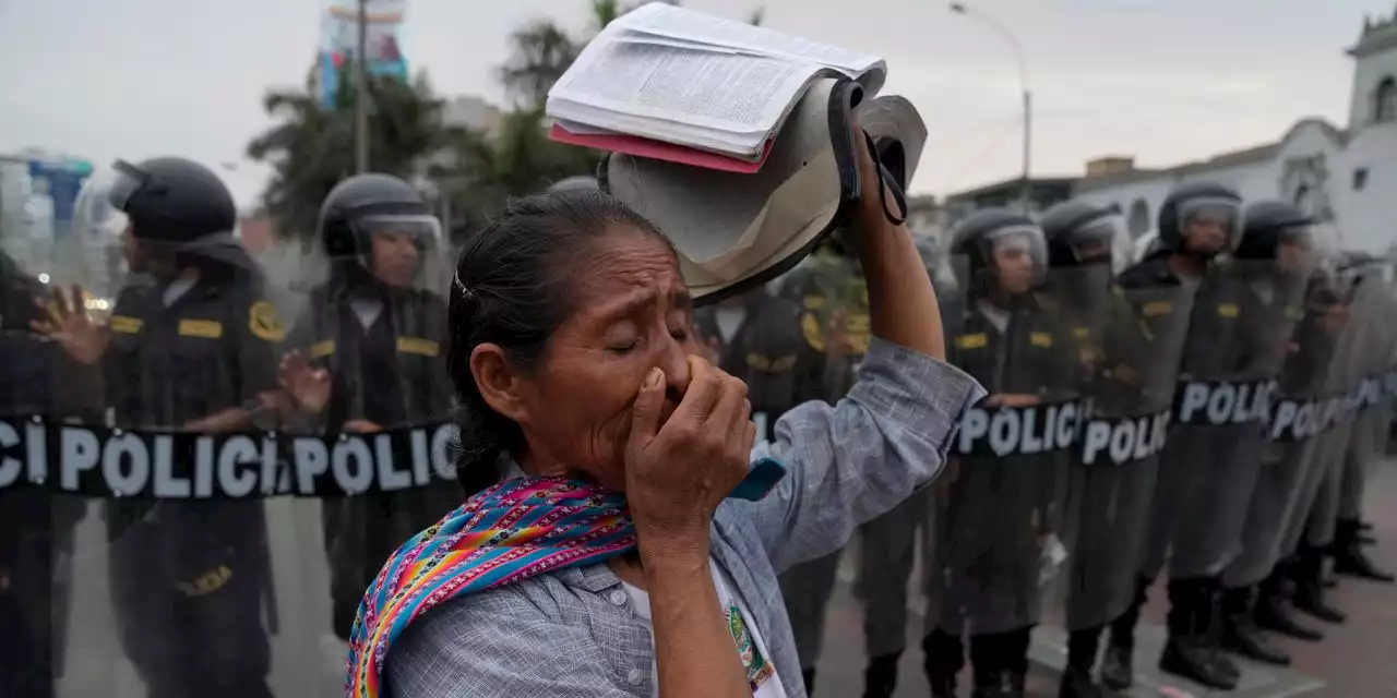 Peruvian Protesters March in Capital Against Government