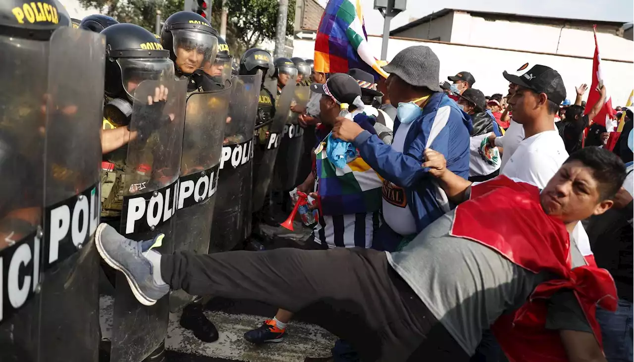 Miles de manifestantes de todo Perú exigen en Lima la renuncia de Boluarte