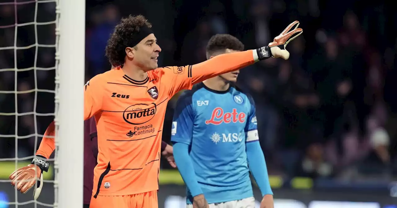 Guillermo Ochoa suma dos goles del Napoli a su cuenta