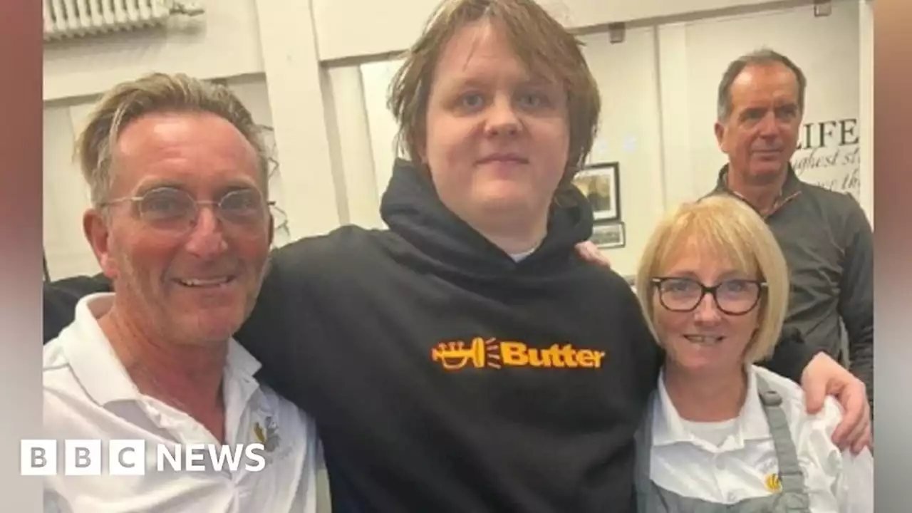 Lewis Capaldi surprises North Shields restaurant for chippy tea