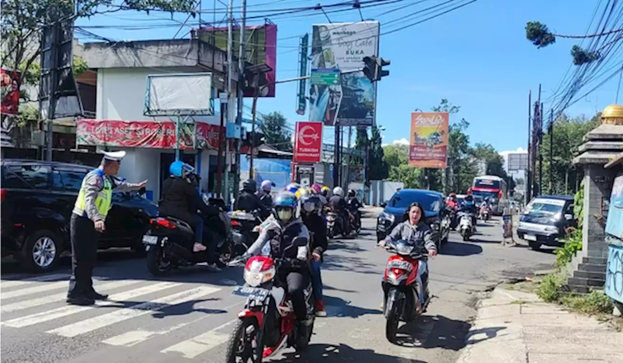 Libur Imlek, Arus Lalu Lintas Kawasan Lembang Ramai Lancar