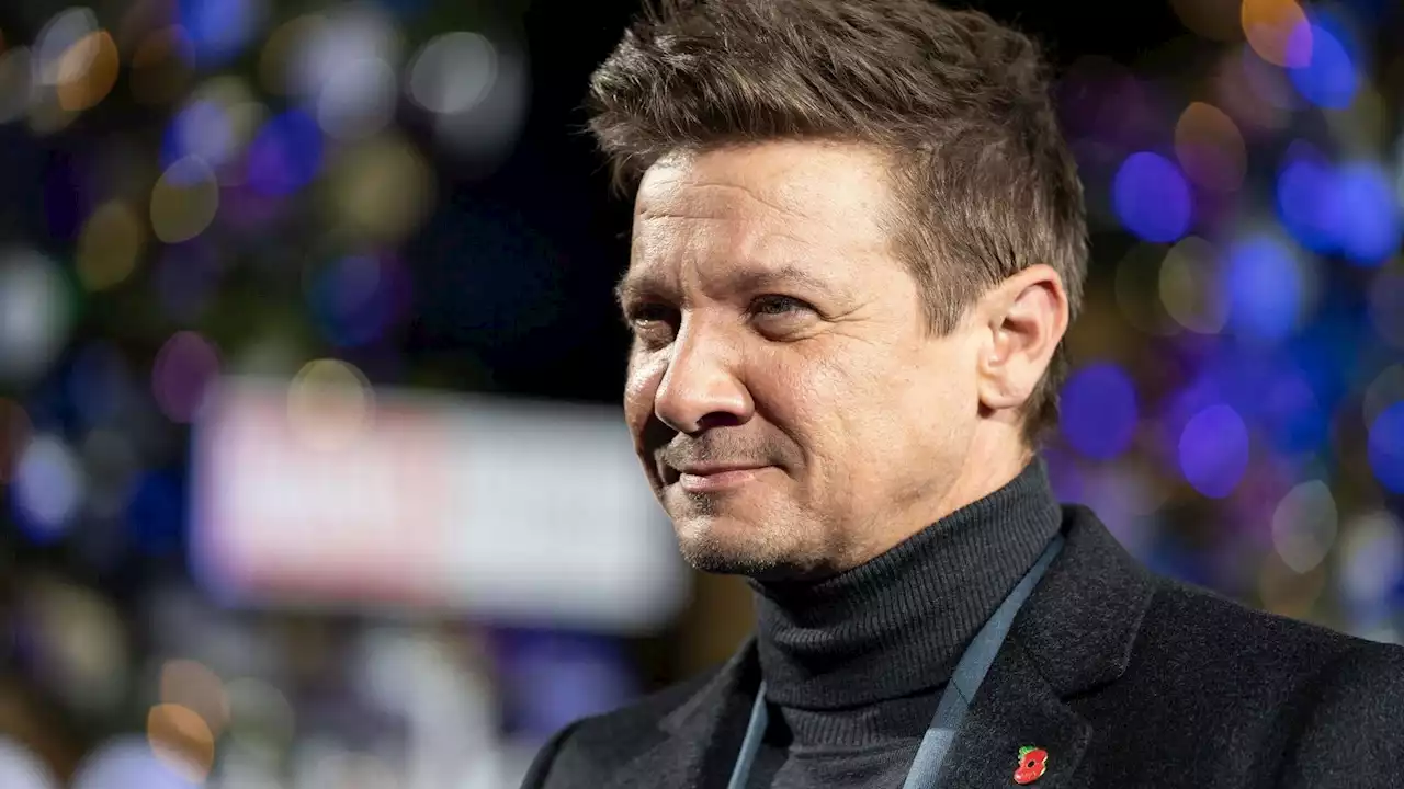 'Plus de 30 os brisés' : Jeremy Renner sort du silence après son grave accident