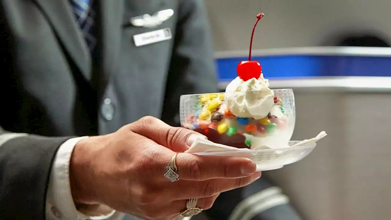 Another sweet deal for the highest-end flyers: Delta and United are bringing back desserts | CNN