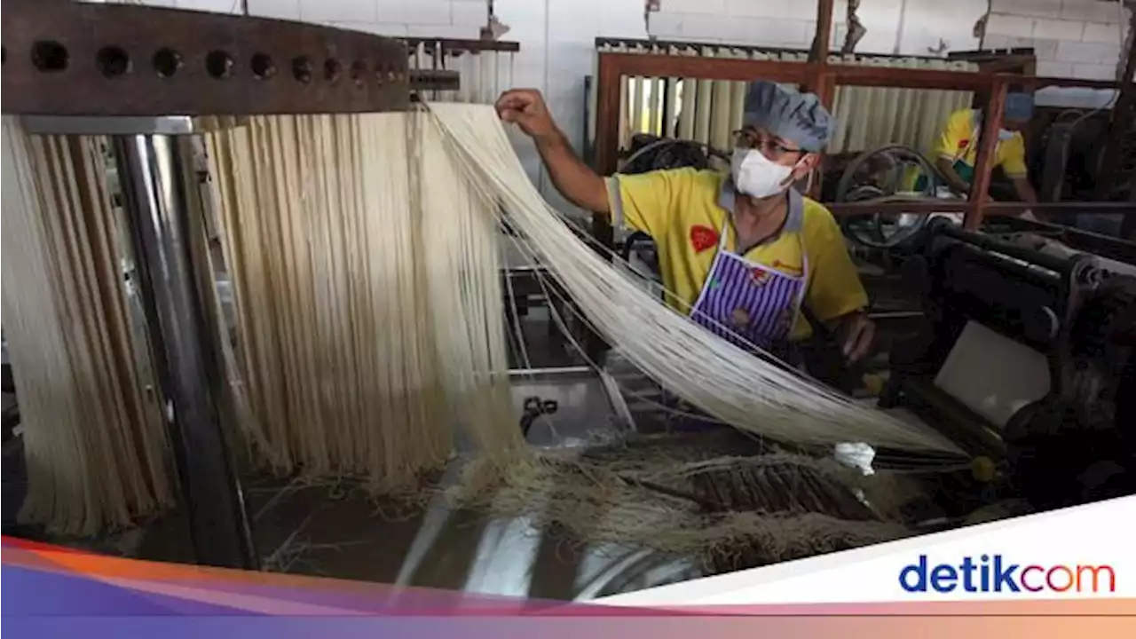 77 Tahun Mi Panjang Umur Ini Pertahankan Warisan Resep Asli