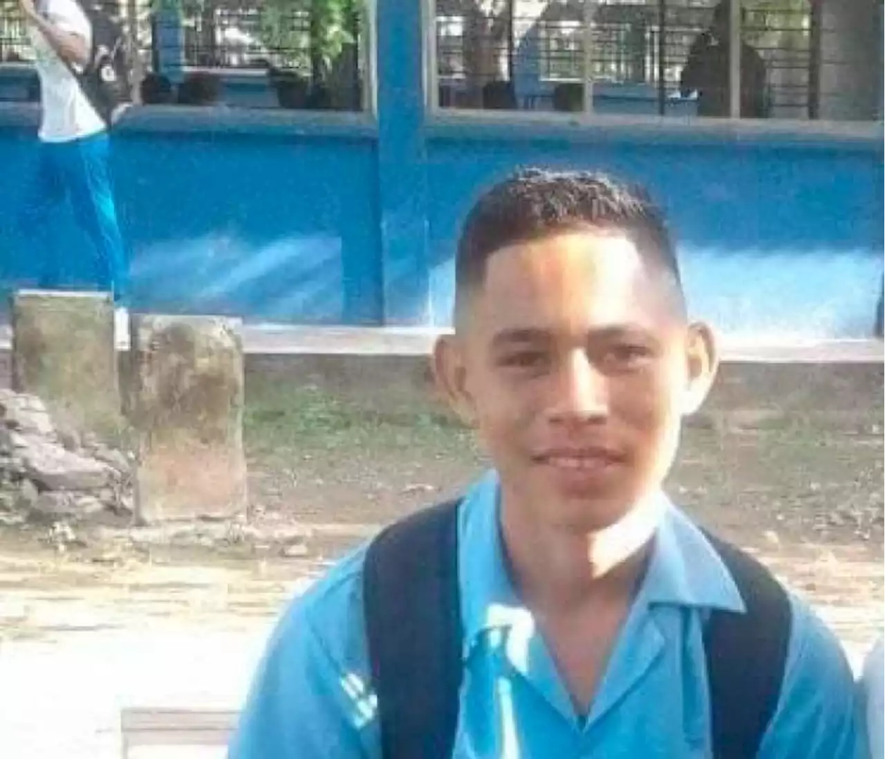 ¡Tristeza! Rescatan cuerpo de estudiante que se ahogó nadando en caño