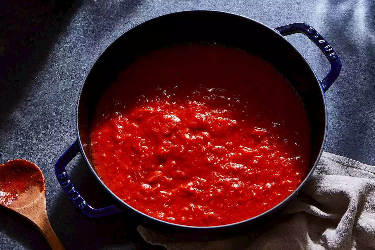 Tomato Sauce with Onion and Butter