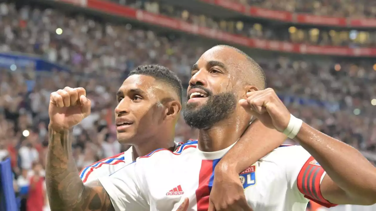 Coupe de France : sérieux et avec un triplé de Lacazette, l’OL s’offre Chambéry et file en 1/8e de finale