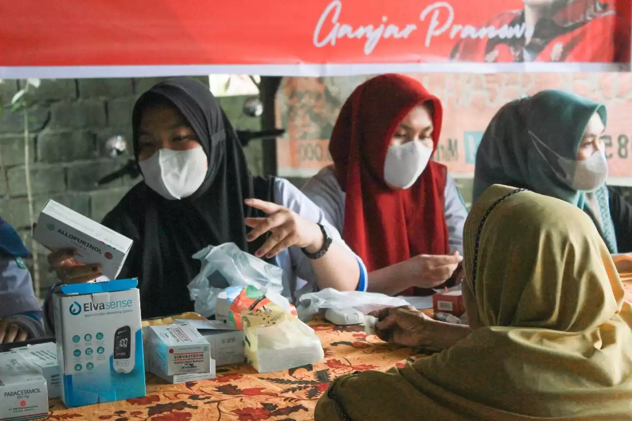 Ganjar Milenial Center Gelar Pengobatan Gratis dan Bagi-Bagi Vitamin di Langkat