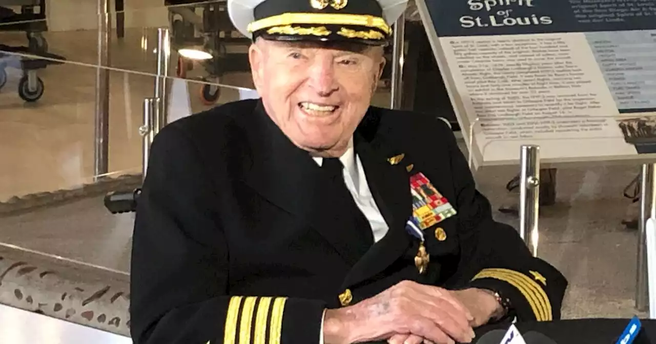 Navy Cross awarded to retired Navy pilot