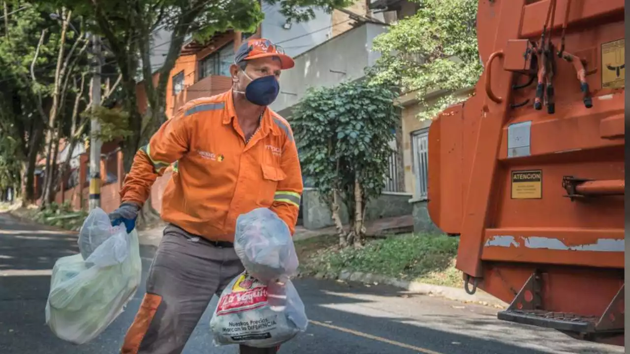 El servicio de recolección de basuras en Medellín presentará retrasos tras el cierre del peaje de Barbosa