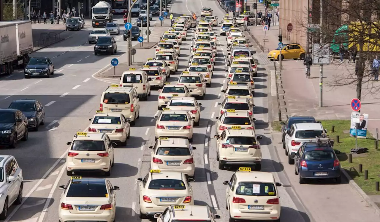 So viel haben die E-Taxis schon fürs Hamburger Klima getan