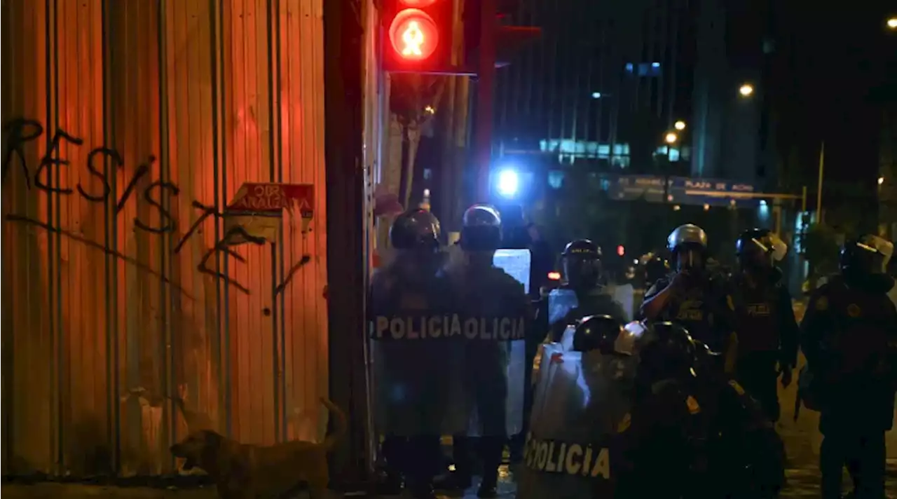 Dos aeropuertos cerrados y sin servicio de trenes a Machu Picchu por protestas en Perú