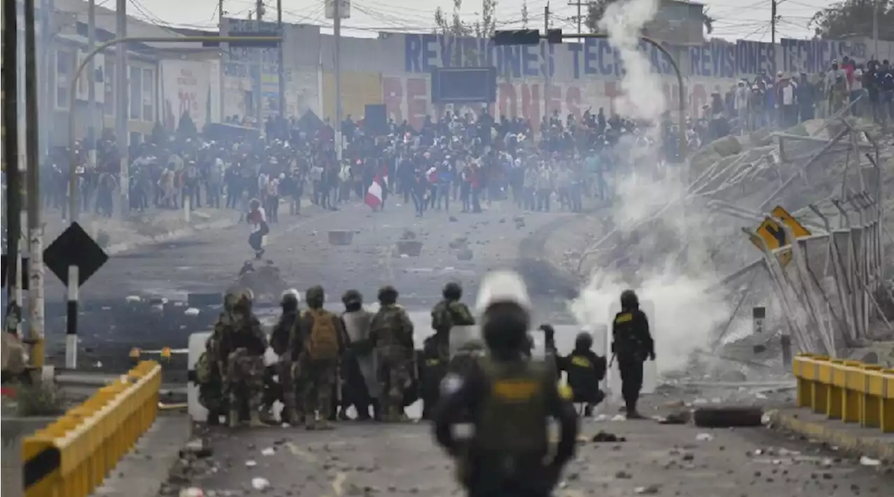 Perú, en una histórica crisis política: entre manifestaciones, muertos y caos