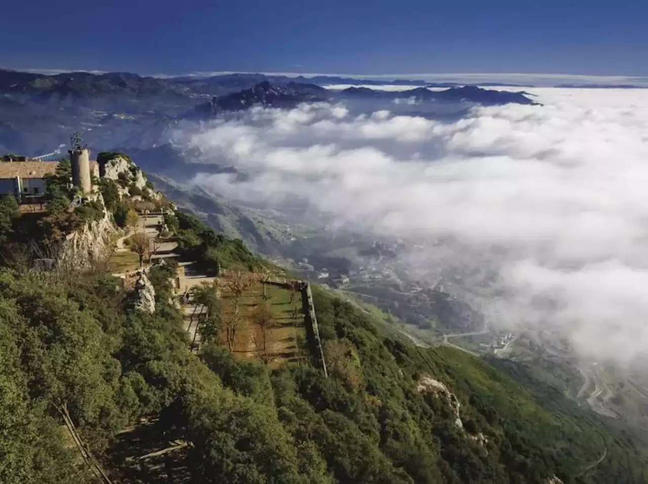 Cuatro rutas temáticas a pie para descubrir la historia de Catalunya