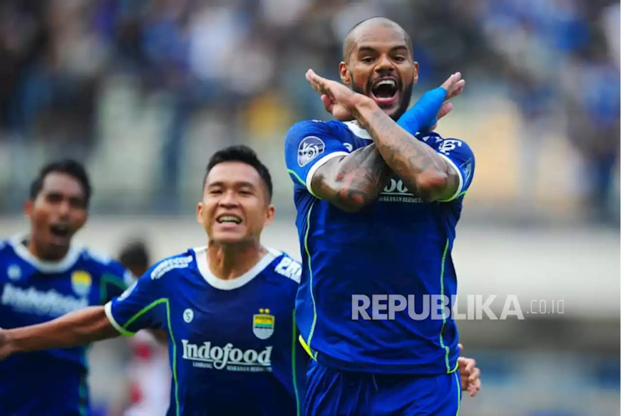 Persib Sukses Perpendek Jarak dengan Pemuncak Klasemen Sementara  |Republika Online