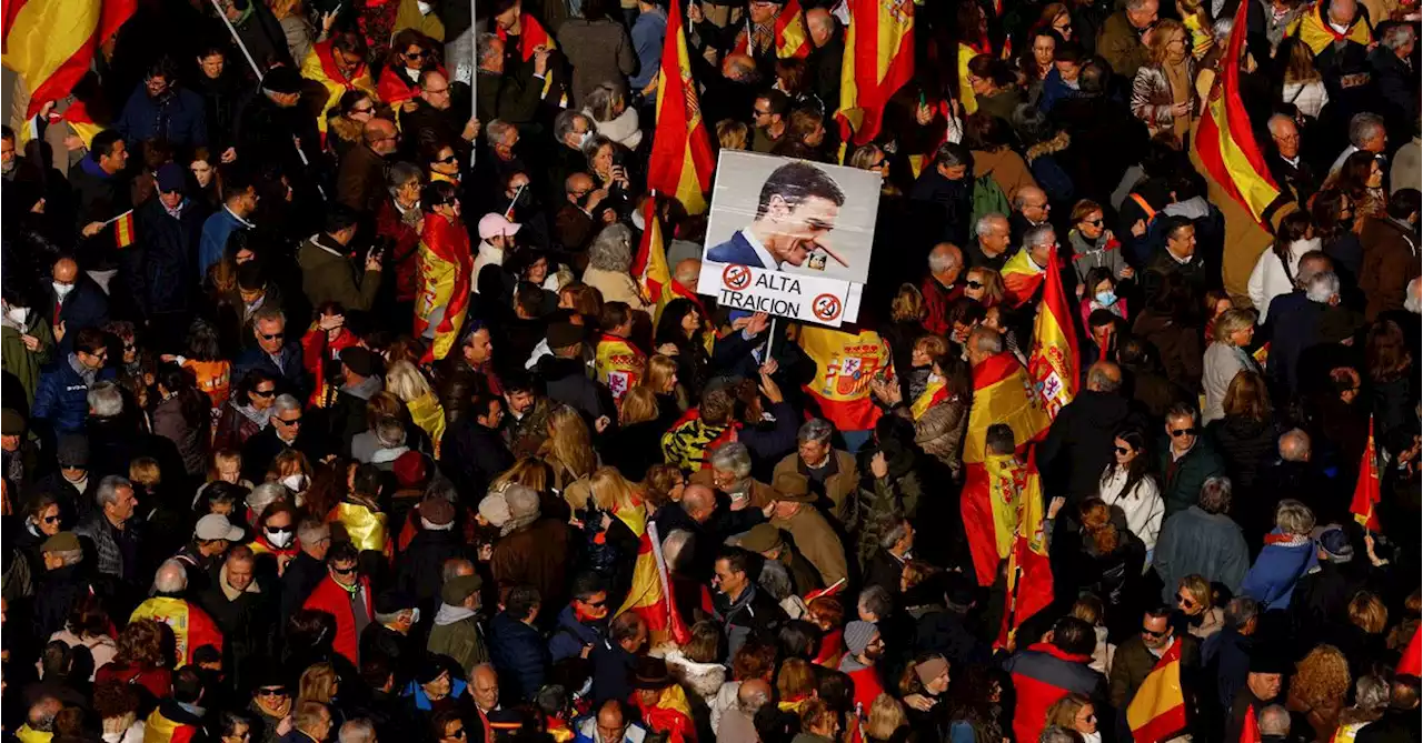 Thousands join rightist rally against Spanish government