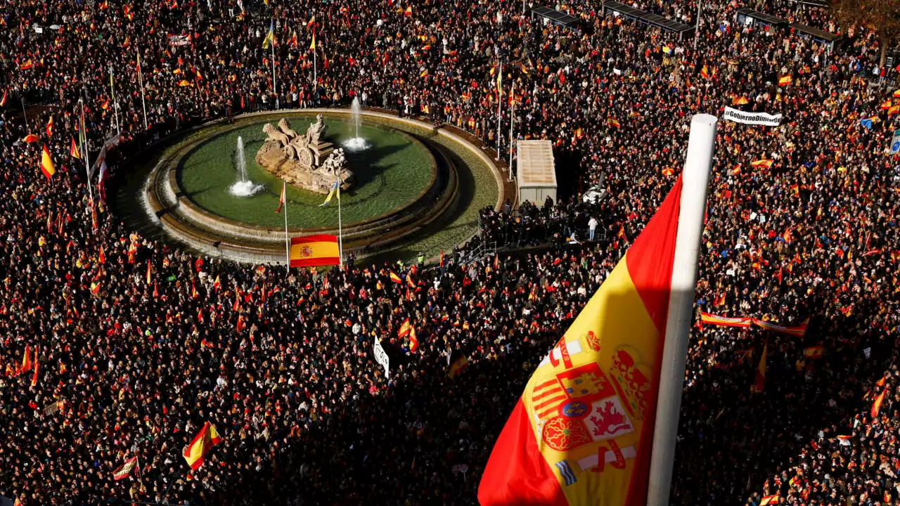 Espagne: manifestation d'opposants à Pedro Sánchez dans les rues de Madrid