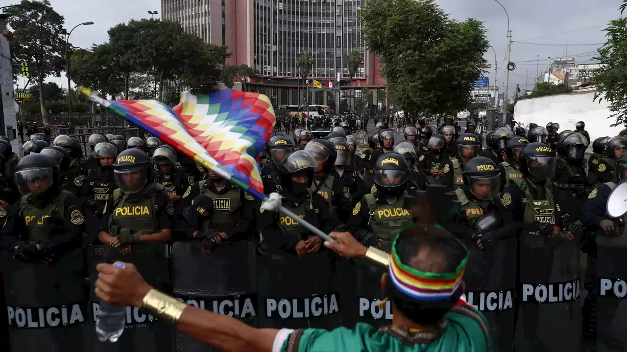 Las violentas protestas en Perú contra la presidenta Boluarte se cobran ya 60 víctimas mortales