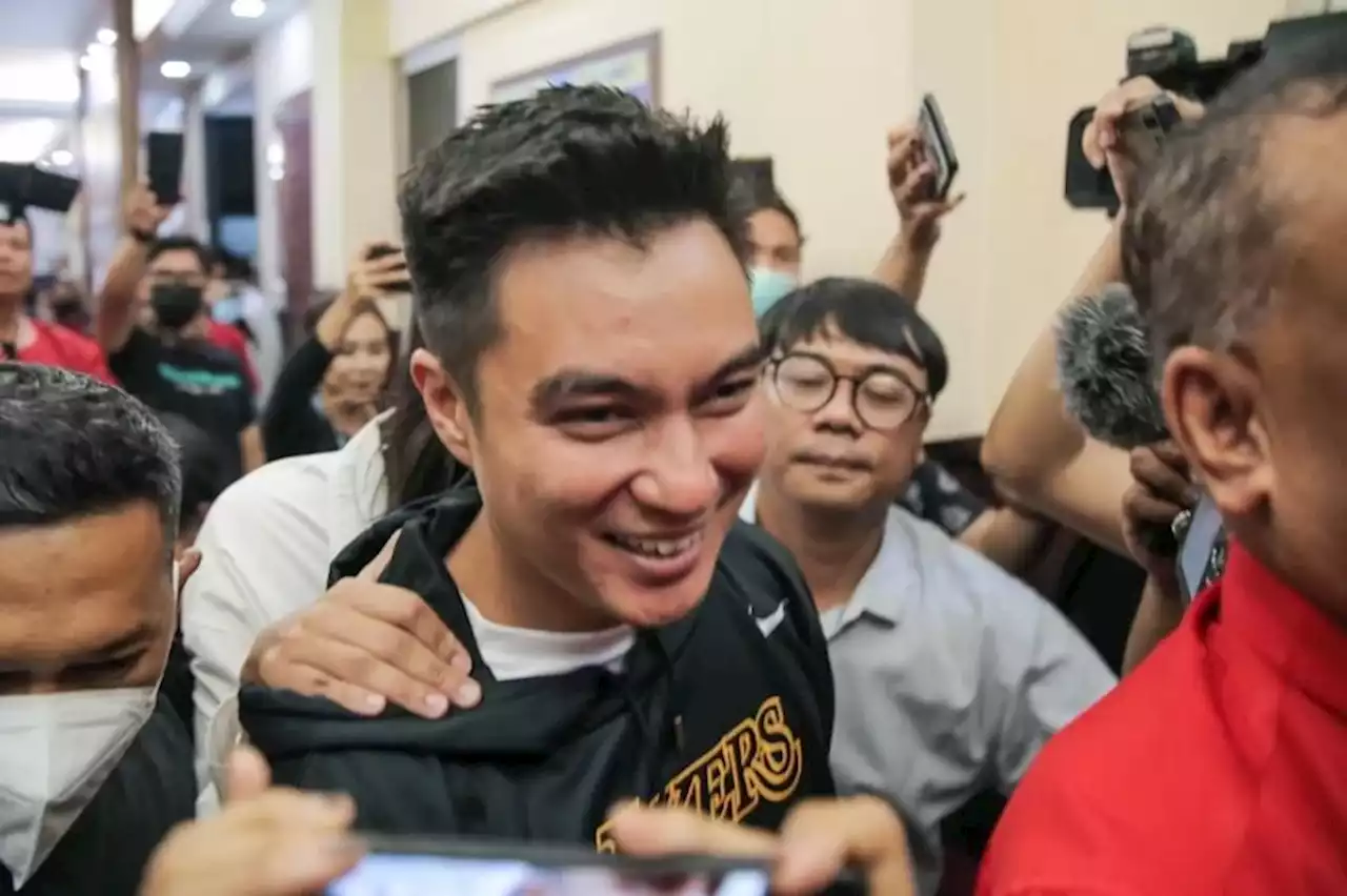 Baim Wong dan Korban Giveaway Bodong Sambangi Polda Metro Jaya