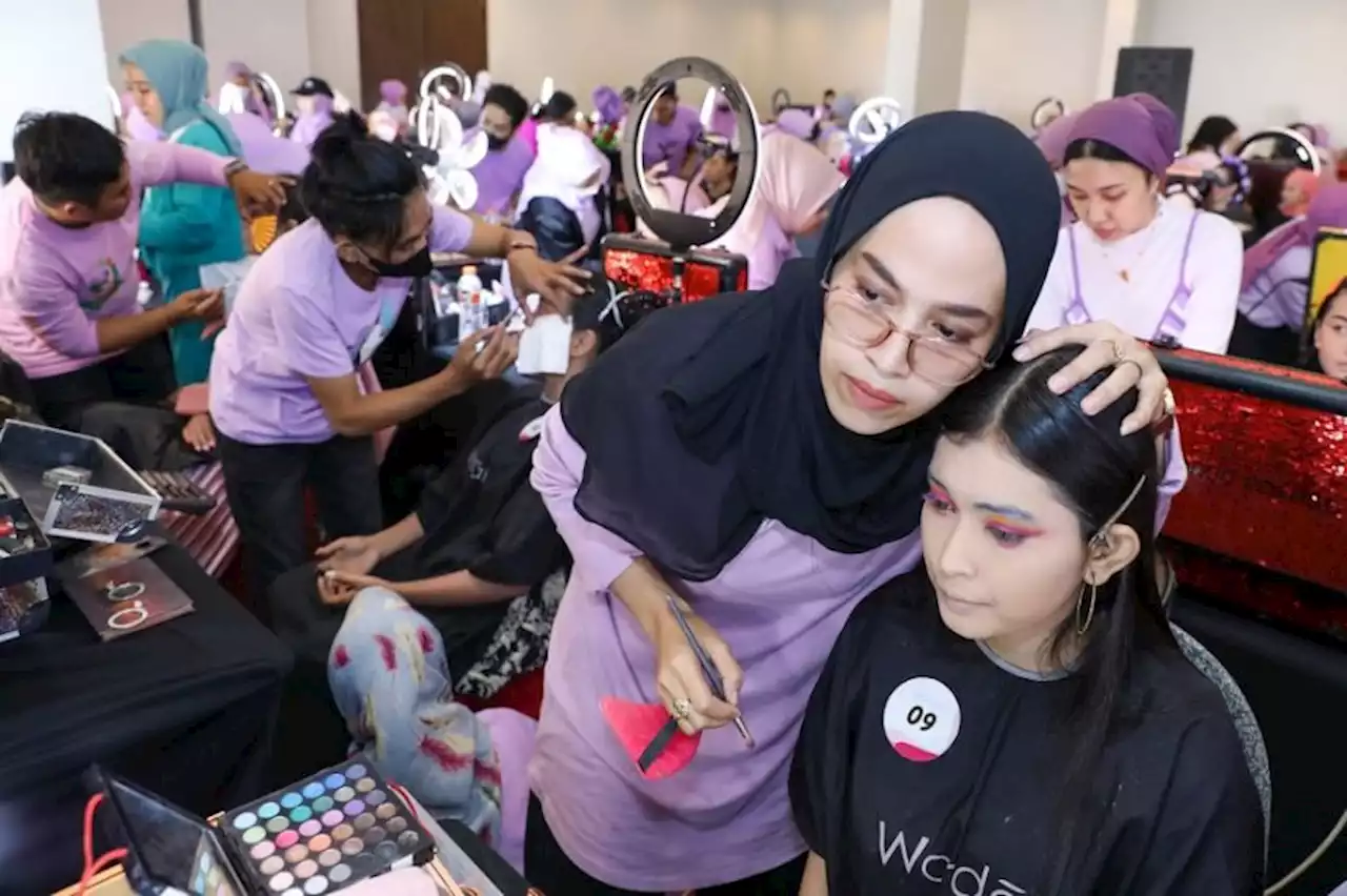 Tingkatkan Soft Skill Milenial, Srikandi Ganjar Gelar Make Up Competition