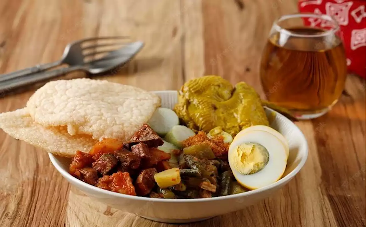 Resep Lontong Cap Go Meh, Lengkap dengan Opor Ayam hingga Sambal Goreng Hati