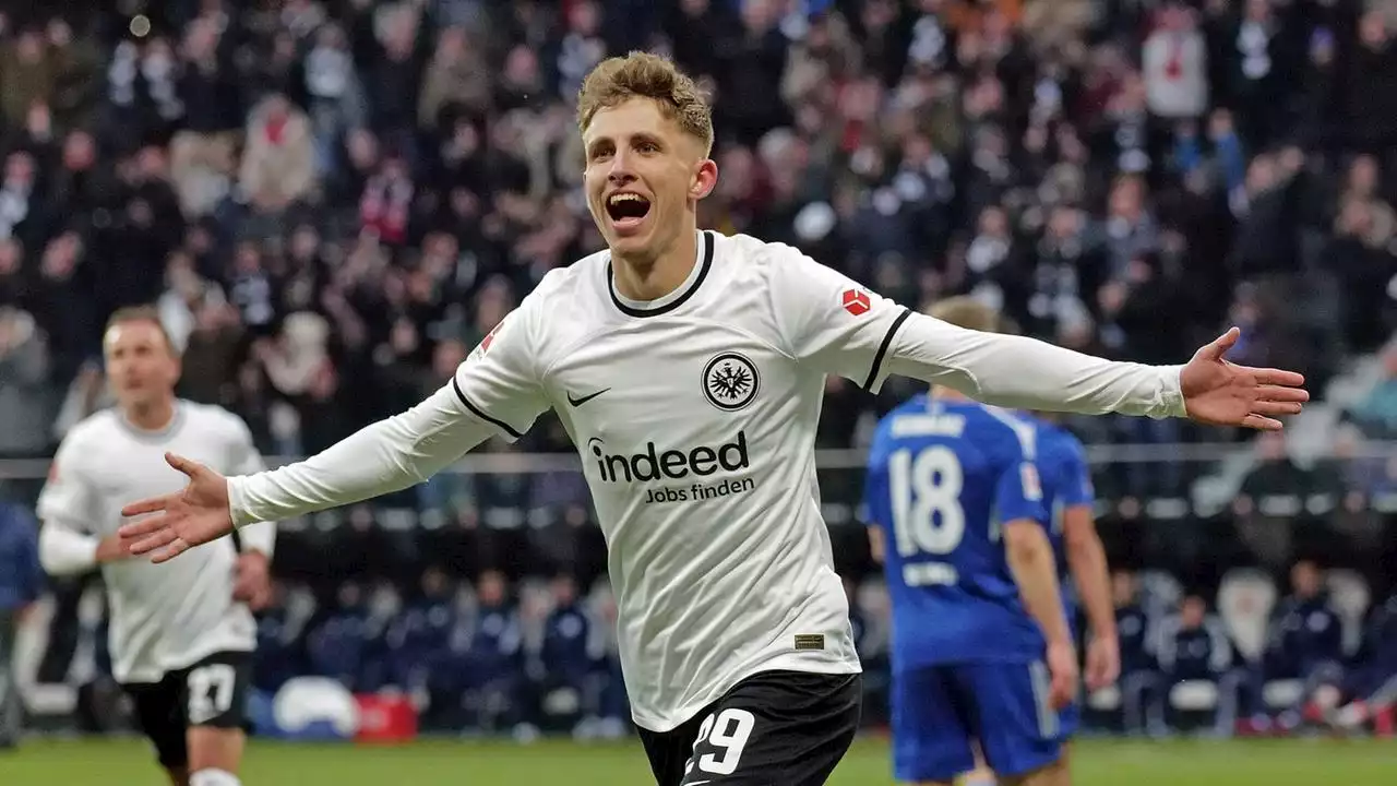 Schalke trifft zweimal nur Aluminium: Lindström überragt - Frankfurt klettert auf Rang zwei