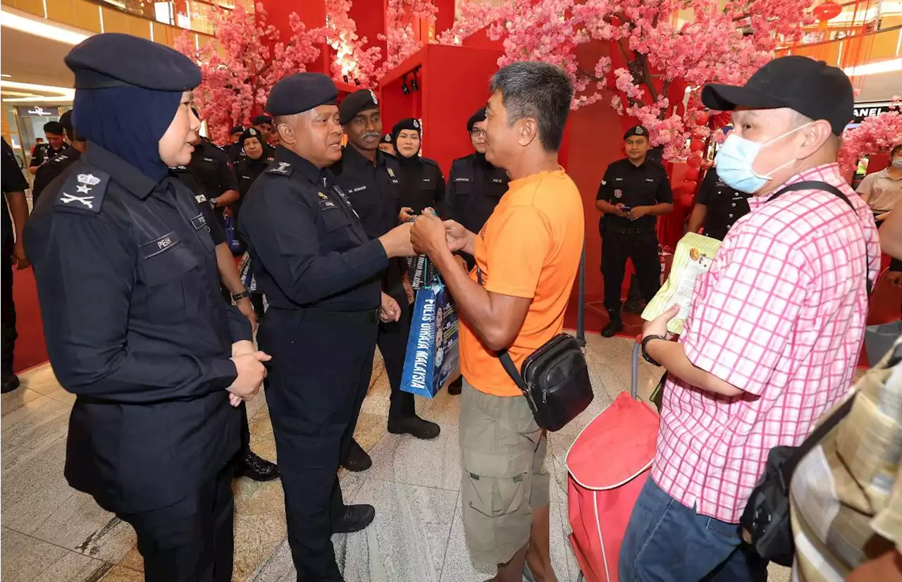 Johor police chief: 430 deployed to monitor traffic during CNY