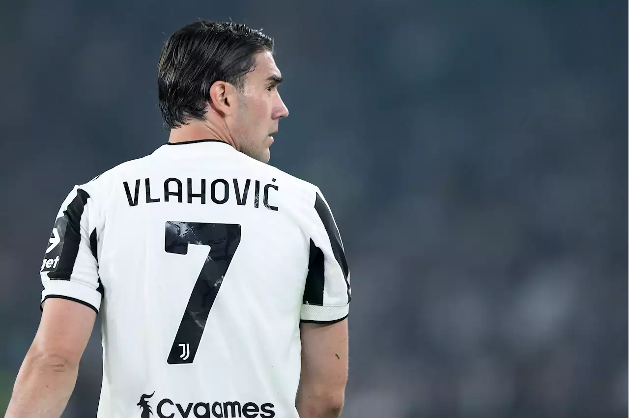 Arsenal fans smug after Vlahovic snub amid Juventus' 15 point deduction