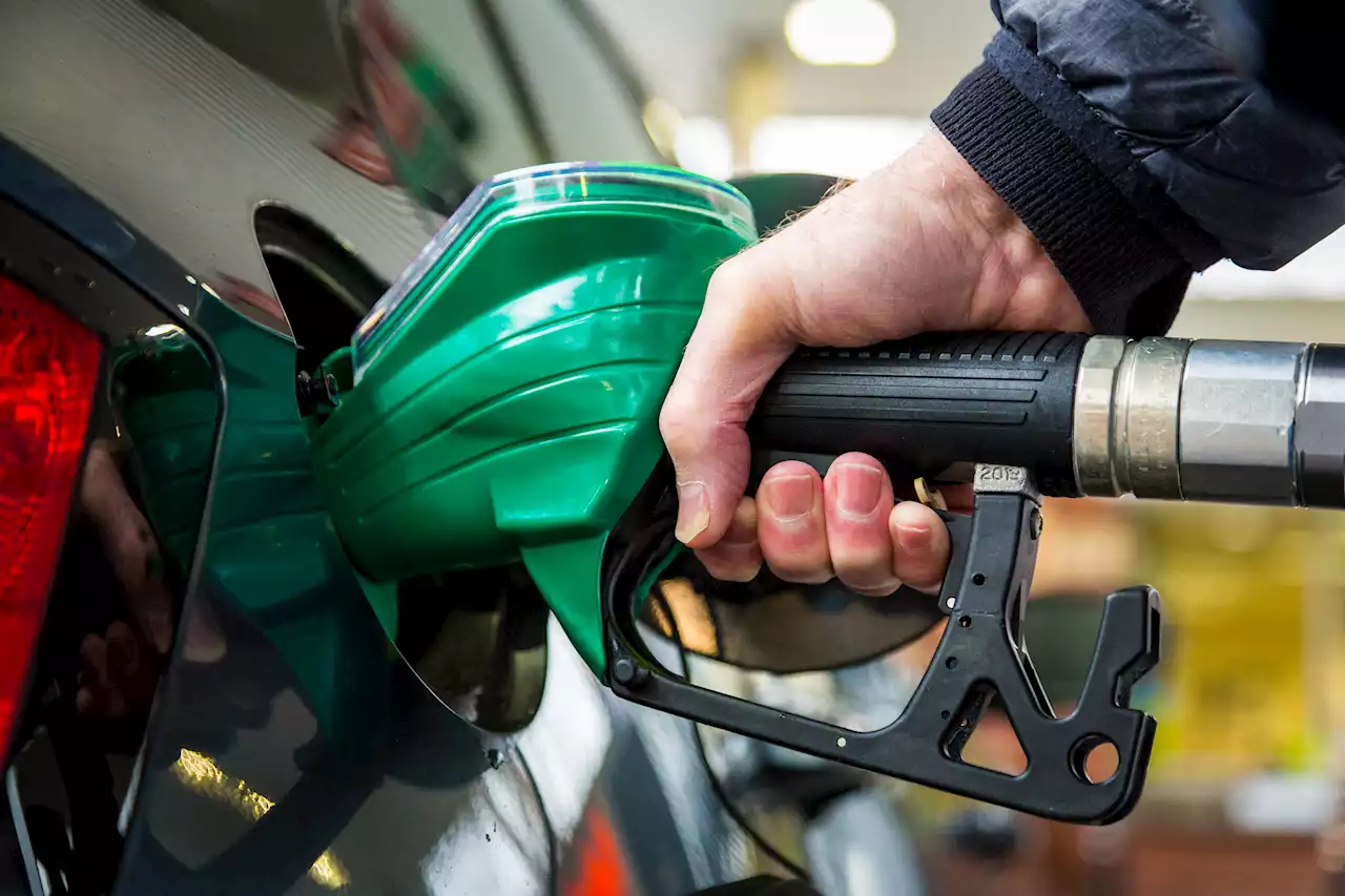 Supermarket price wars cause pump prices to drop but not for everyone