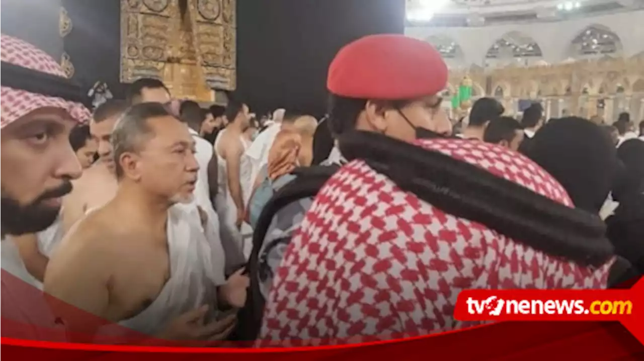 Lakukan Kunjungan Bilateral ke Saudi, Mendag Zulhas Sempatkan Umrah untuk Doakan Indonesia