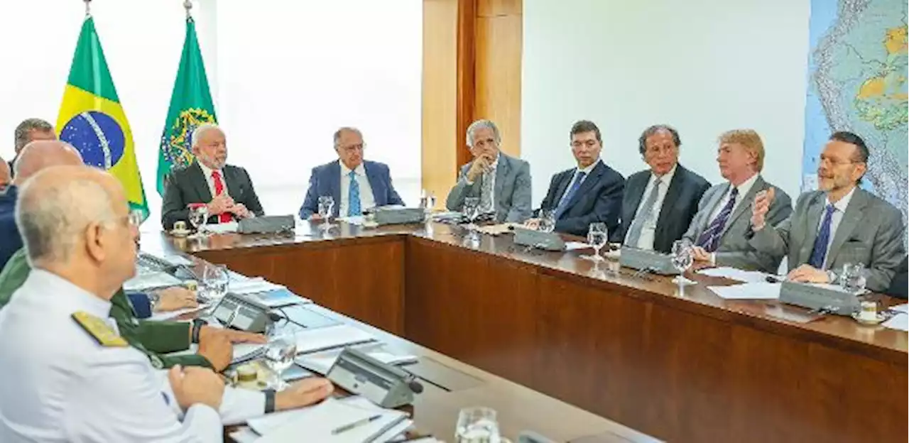 Thaís Oyama - Demissão de Arruda surpreende Exército; doença não tem a ver com saída