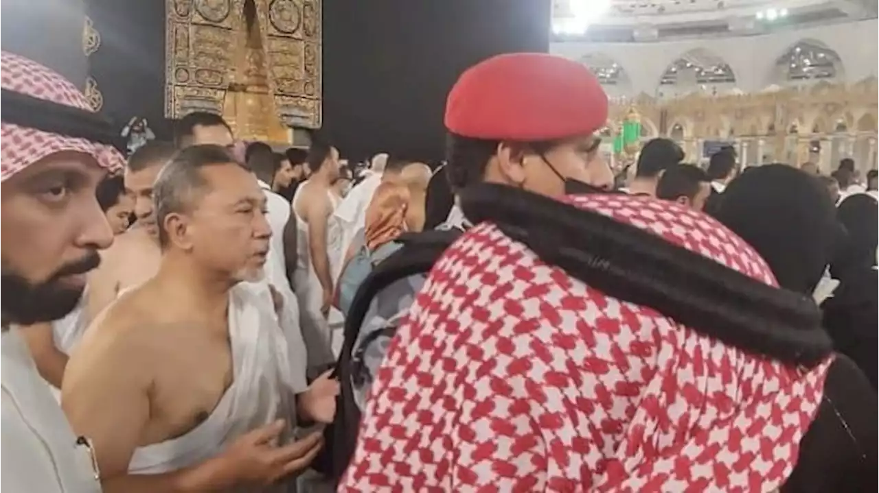 Kunjungan Bilateral ke Arab Saudi, Zulhas Sempatkan Umrah Doakan Indonesia