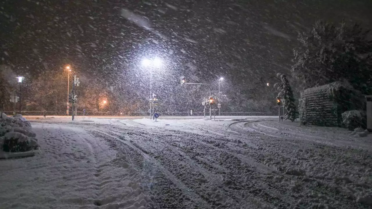 Süddeutschland: Zahlreiche Unfälle bei Schnee