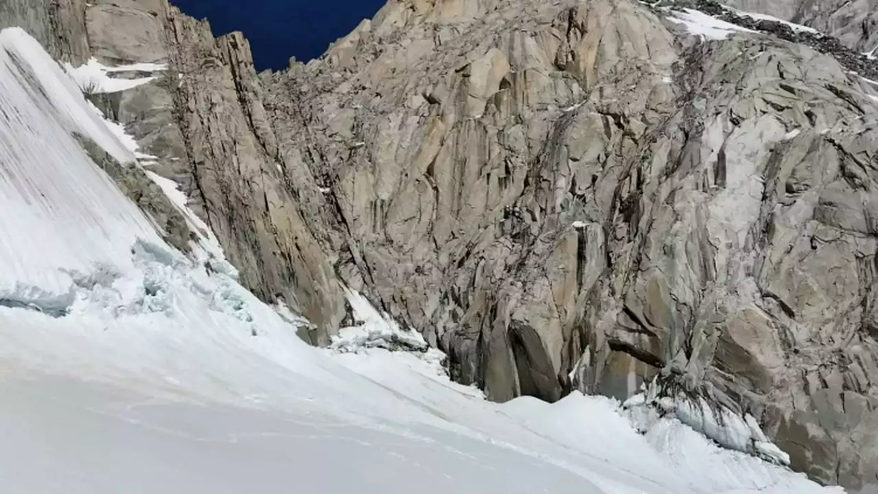 Dan por muertos a dos alpinistas vascos tras una avalancha en la Patagonia argentina