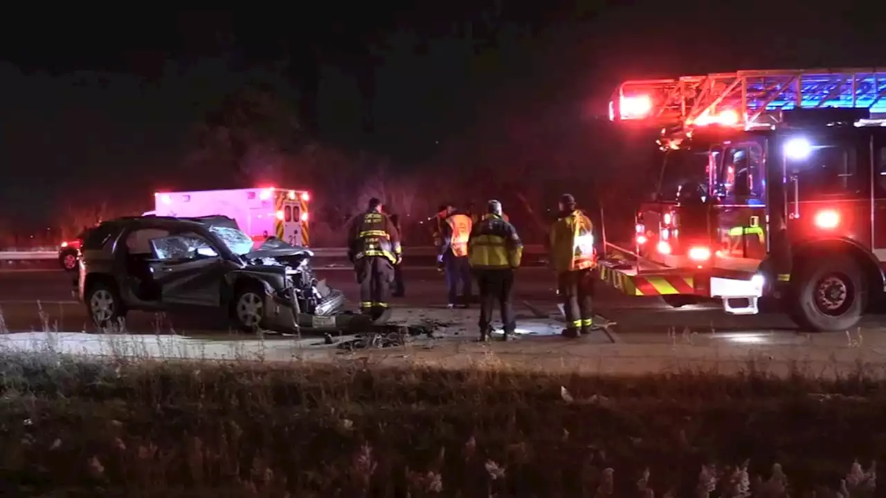 Driver killed, 3 seriously hurt in Stevenson Expressway crash involving Chicago fire truck: police