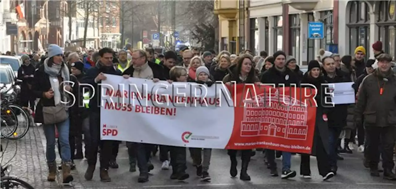 Demo fürs Marien-Krankenhaus Lübeck: „Wir sind hier und wir bleiben hier!“