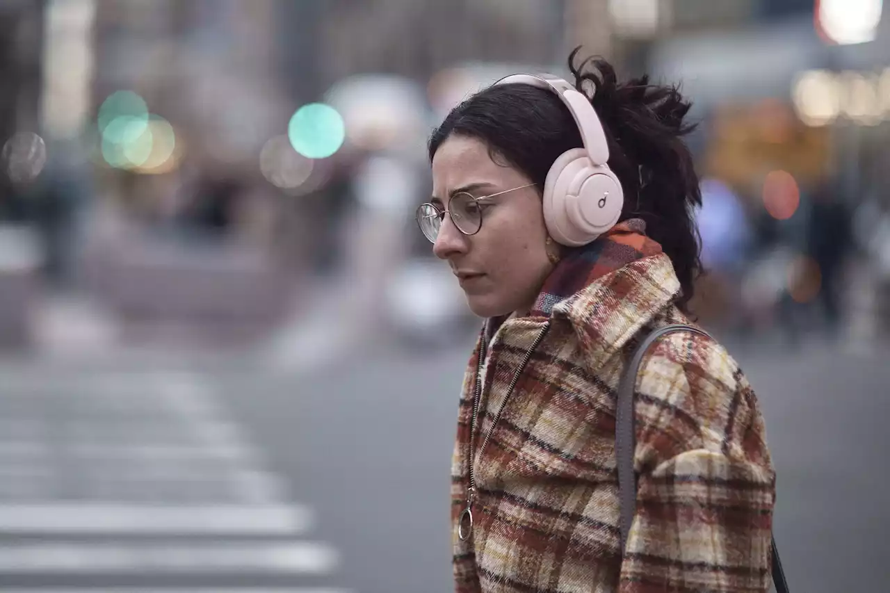 Obnoxiously loud car? A traffic camera might be listening