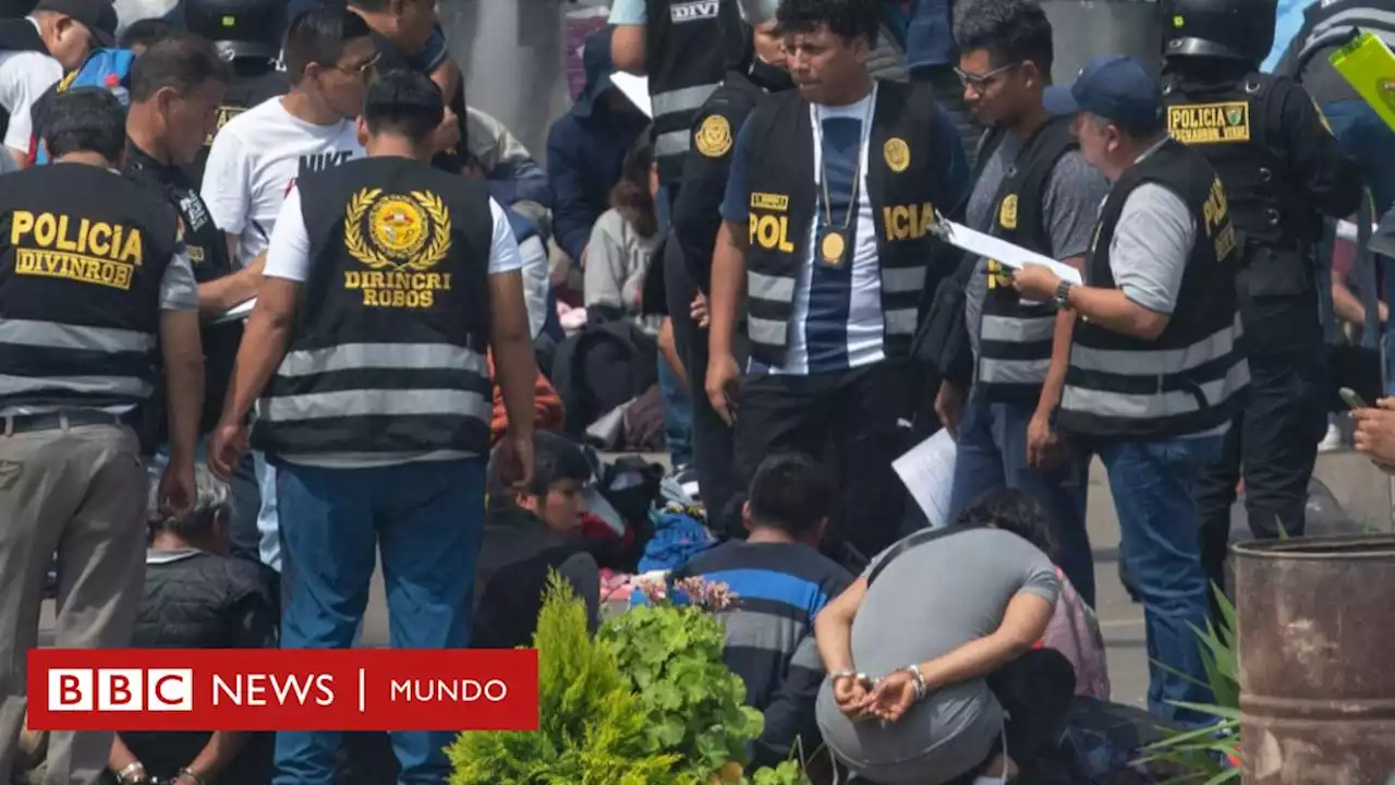 Detienen a más de 200 manifestantes en una importante universidad pública en Lima - BBC News Mundo